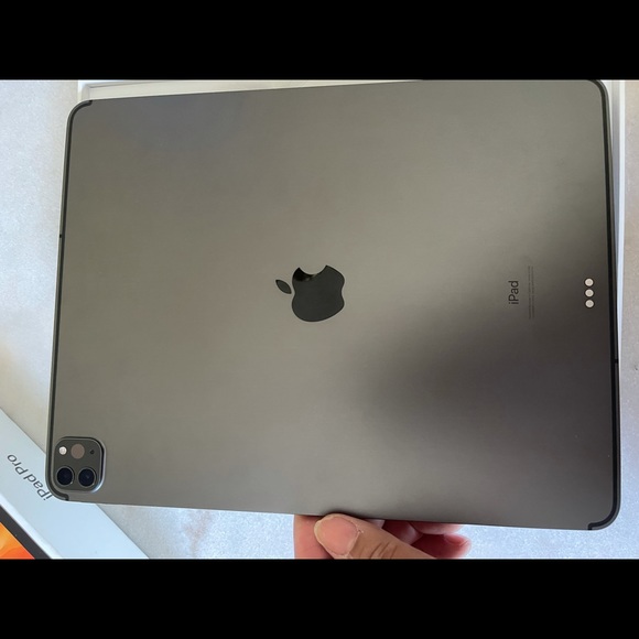 iPad Pro 12.9 Fourth generation 250g - Picture 5 of 7